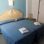 Maruja Hotel *