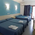 Hotel Maruja *