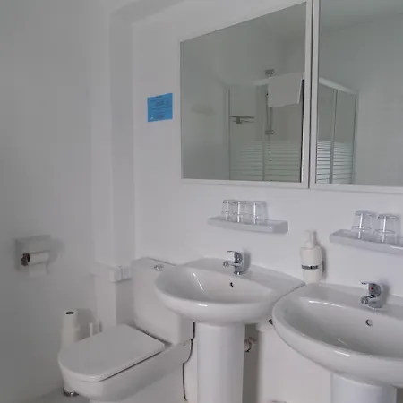 Hotel Maruja *