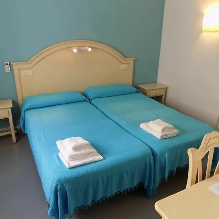 Hotel Maruja