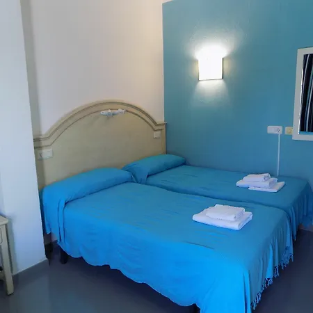 Maruja فندق إل أرينال