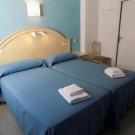 Maruja Hotel *