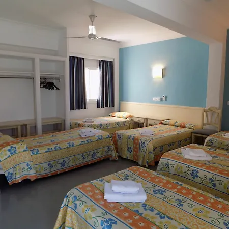 Maruja Hotel *