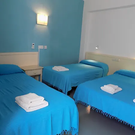 Maruja Hotel *
