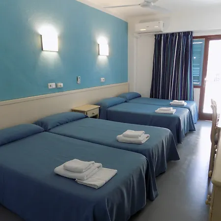 Hotel Maruja *