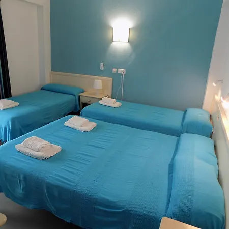 Hotel Maruja *