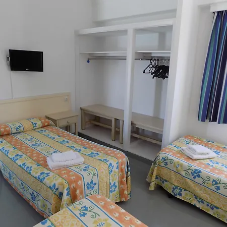 Hotel Maruja *